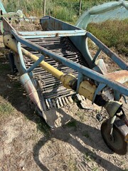 maszyna rolnicza do kopania ziemniaków © Piotr