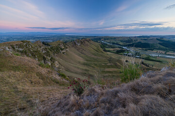 ニュージーランド　ホークス・ベイ地方にあるテ・マタ・ピーク頂上からの早朝の風景