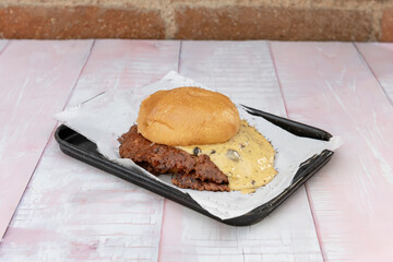 Gourmet vegan burgers focus on appealing textures and intense flavors without compromising their plant-based origins