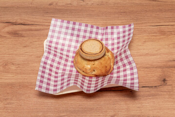 Chocolate and Pepper Cookies: A bold combination with ground pink peppercorns that enhances the cocoa flavo