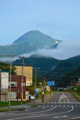 知床半島横断道路の入り口と羅臼岳