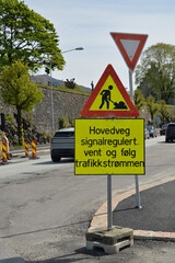 baustelle, absperrung, strassenbauarbeiten, ampel, stau, norwegen, bergen, road, strasse, stadt, zeichen, park, traffic, st&auml;dtisch, baum, anreisen, himmel, hauptstra&szlig;e, way, leute, pueblo, anlagen, au