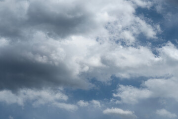 夏の大きな雲と青空