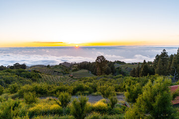 Sonnenuntergang über den Wolken auf La Palma
