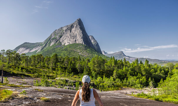 Granitplatte Verdensvaet bei Narvik in Nordland, Norwegen