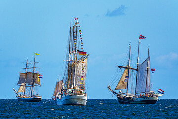 Fototapeta premium Segelschiffe auf der Ostsee während der Hanse Sail in Rostock