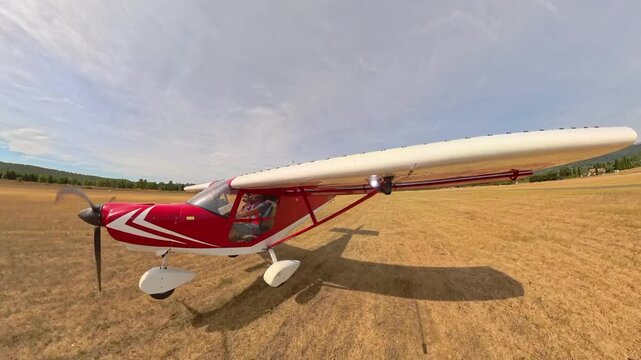 D&eacute;collage d'un petit avion de tourisme