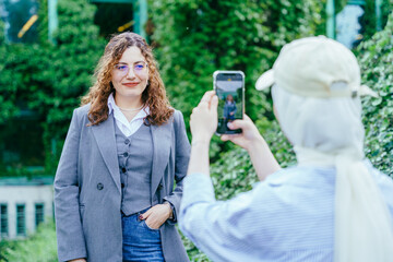 Taking portrait photos at University of Warsaw Library Gardens