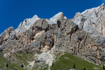 Il Gran Vernel, il Piccolo Vernel e la Marmolada, nelle Dolomiti patrimonio Unesco, in Val Contrin e Val di  Fassa, Trentino Alto Adige, Italia