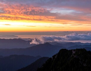 Obraz premium Mountain sunrise, clouds, valleys