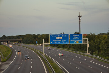 Langzeitbelichtung - Autobahn - Strasse - Traffic - Travel - Background - Line - Ecology - Highway...