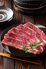 【和牛骨付きカルビ】新鮮な精肉です。焼肉・バーベキュー用の和牛骨付きカルビです。