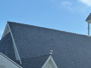Residential rooftop with patterned shingles