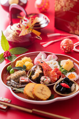 【おせち料理】新年をお祝いするお正月。食材ひとつひとつに健康や繁栄の願いが込められたおせち料理です。