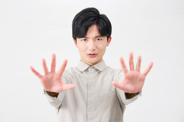 男性　禁止のポーズ　20代　白背景