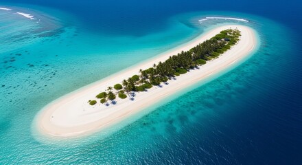 Obraz premium Aerial view of tropical island paradise with white sand beach and turquoise ocean water