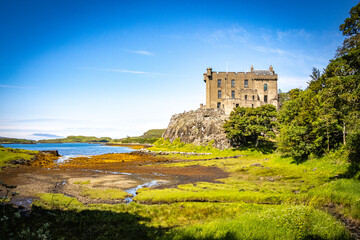 dunvegan castle, loch dunvegan, clan mcloud,  dunvegan castle, clan mcload, isle of skye, skye, hebrides, highlands, scotland, uk
