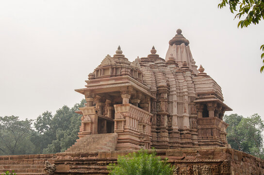 Devi Jagadamba or Devi Jagadambika temple, built by the rulers of the Chandella dynasty between the 10th and the 12th centuries, Khajuraho, Madhya Pradesh, India. UNESCO World Heritage site.