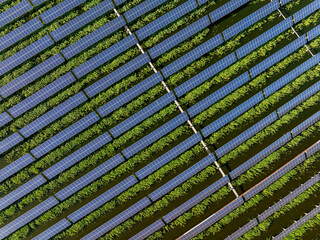 Solar photovoltaic panels on the water, solar photovoltaic system, photovoltaic power system