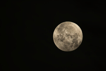 moon in the sky - clouds - luna - mond - full - background -  hintergrund - graphic element - details - textur - concept  - objekt	