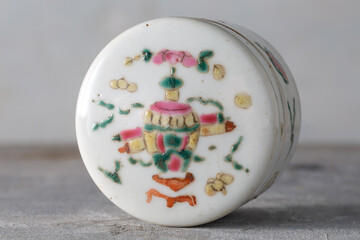 Shunikuire Chinese Famille Rose Seal Paste Box, Porcelain, 1960s, Marked by Chinese Relics Bureau