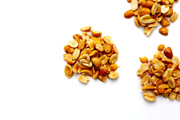 Roasted peanuts for snacking, or used as toppings for various dishes.