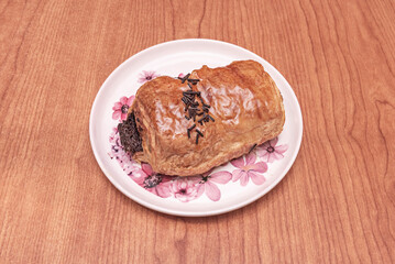 Freshly baked Neapolitan pastries with a perfect texture between crispy and fluffy, coated in coffee glaze