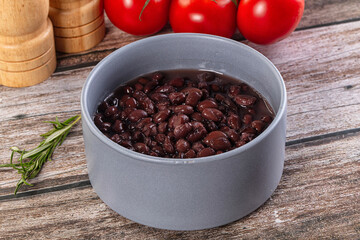 Canned black beans in the bowk