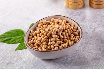 Raw dry chickpea in the bowl