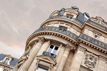Facing a luxury French Residence