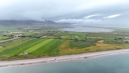 survol de la plage de Castelgregory en Irlande dans le Kerry