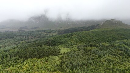 Obraz premium survol du parc national du Connemara en Irlande et de la côte