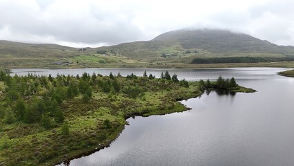 survol du parc national du Connemara en Irlande et de la côte