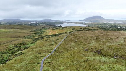 survol du parc national du Connemara en Irlande et de la côte