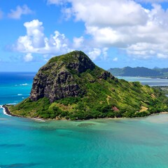 Naklejka premium Lush island peak in turquoise waters