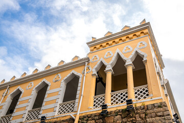 Obraz premium Close up on the Portuguese style buildings in the historical downtown of Macau