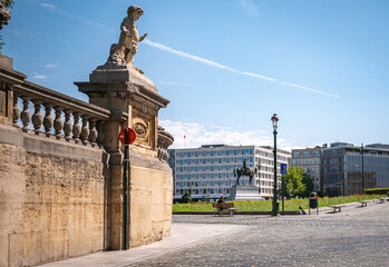Place du Tr&ocirc;ne et statue &eacute;questre de L&eacute;opold II &agrave; Bruxelles, capitale de la Belgique