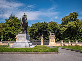 Place du Tr&ocirc;ne devant le Palais Royal et statue &eacute;questre de L&eacute;opold II &agrave; Bruxelles en Belgique