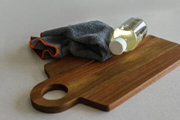 Oiling a Wooden Cutting Board with Mineral Oil and Microfiber Cloth