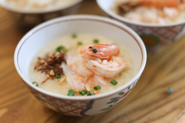 タイ風のエビのお粥