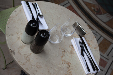 Cutlery and retro ambiance at lunch time