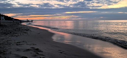 morze bałtyckie w polsce wsch&oacute;d zach&oacute;d sł&oacute;ńca krynica morska kąty rybackie sztutowo stegna poland mikoszewo jantar woda