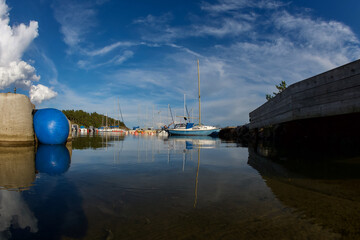 Boat dock on the shore of Kolmärden © talavietis