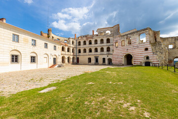 Fototapeta premium Janowiec Castle – Historic Fortress on the Vistula River, Poland