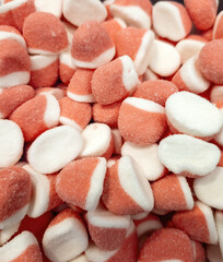 Strawberry and cream gummies with sugar
