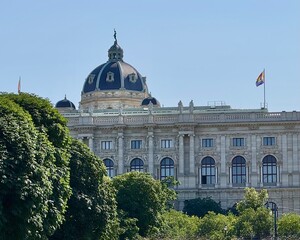 Naturhistorisches Museum Wien – Prunkvolle Fassade im Sommerlicht