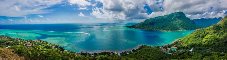 Mo'orea Oponuhu Bay Panorama