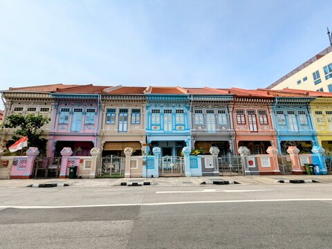 the colorful peranakan house of koon seng road in singapore