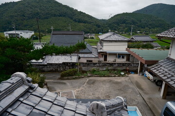 田舎の窓から見た景色