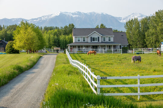 country house in Palmer,Alaska